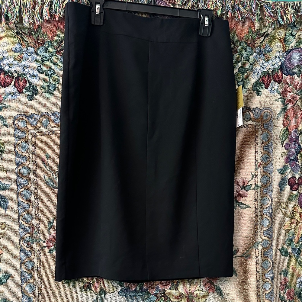 Worthington NWT black skirt size 14